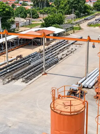 Estoque de postes de concreto no Maranhão